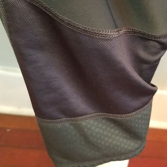 Nike Dri Fit Epic Lux Crop Capri Size Large Gray/Pink Running - Picture 9 of 14